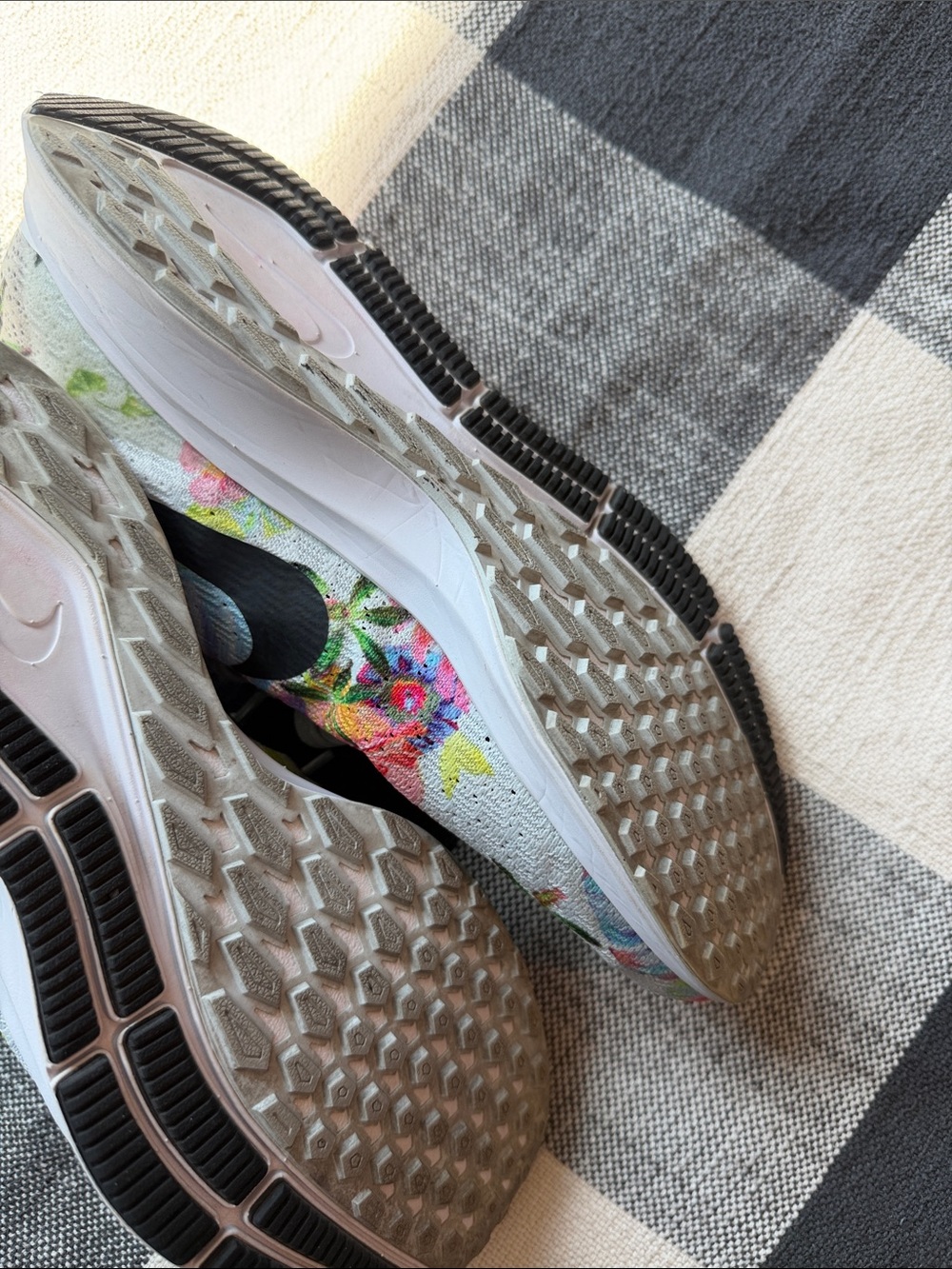 Nike Women’s Running Shoes - White with Multicolor Floral - Picture 6 of 6